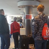 SaaFee parkkihallissa odottamassa Hotellin kuljetusta