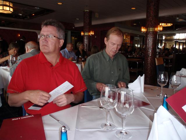 P6180122.JPG - Ruokapöytä oli varattuna laivalla