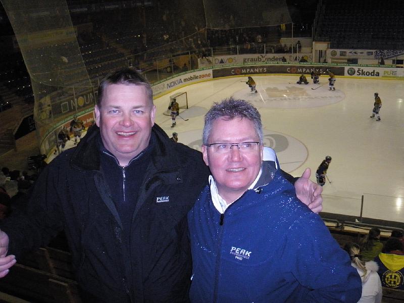 P3120155.JPG - Jees matkalaiset ottelussa