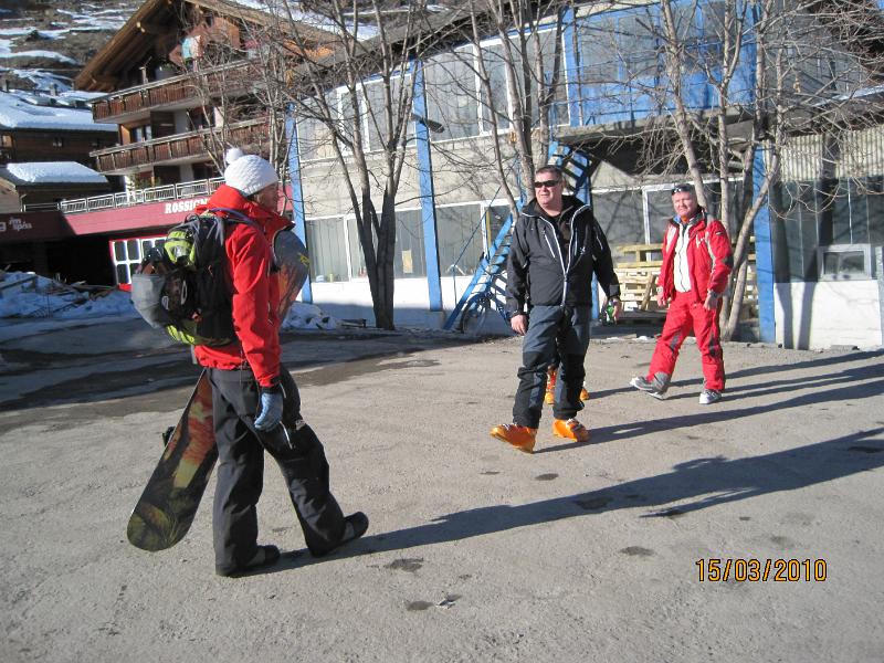IMG_0495.JPG - Zermatt, Seba käynyt juuri Mäkkärissä