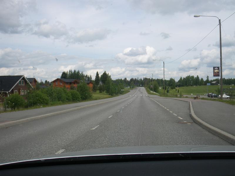 P1010055.JPG - Tahkolla Range oikealla ja Puustilan risteys seuraavaksi vasemmalla