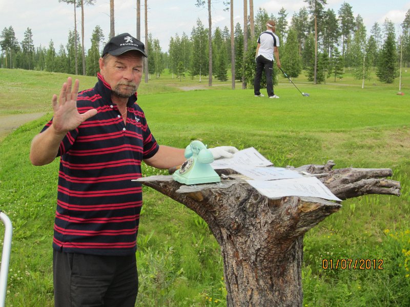 IMG_0248.JPG - soitetaan 9-reijän eväät